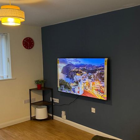 The Vogue Stay, 3 Bedrooms, 2 Bathrooms, Ideal For Jr & Oxford Hospitals, Free Carpark, Conveniently Located For Ring Road Access, 2 Miles From Oxford City Centre Easy Car & Bus Route Zewnętrze zdjęcie