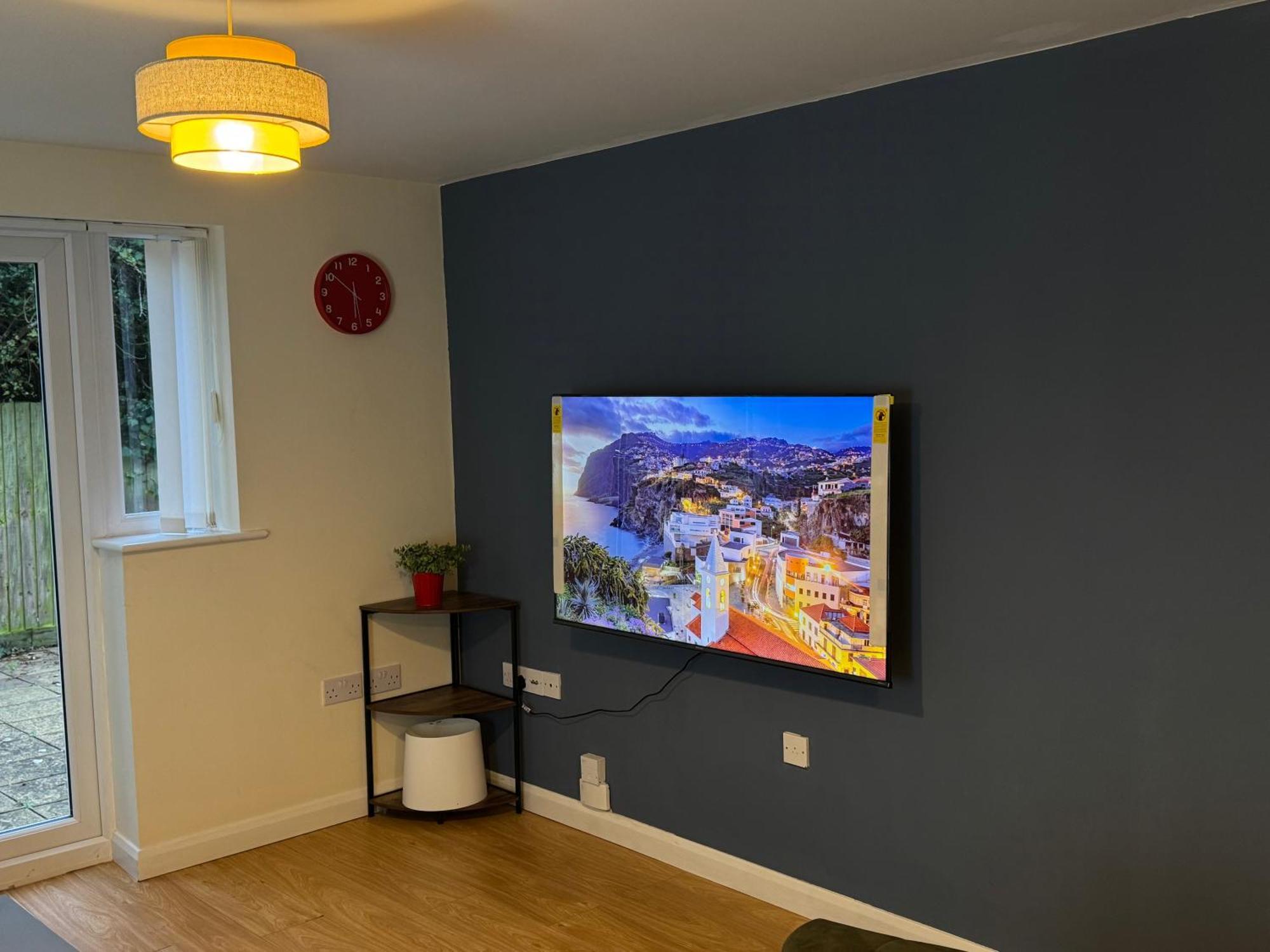 The Vogue Stay, 3 Bedrooms, 2 Bathrooms, Ideal For Jr & Oxford Hospitals, Free Carpark, Conveniently Located For Ring Road Access, 2 Miles From Oxford City Centre Easy Car & Bus Route Zewnętrze zdjęcie