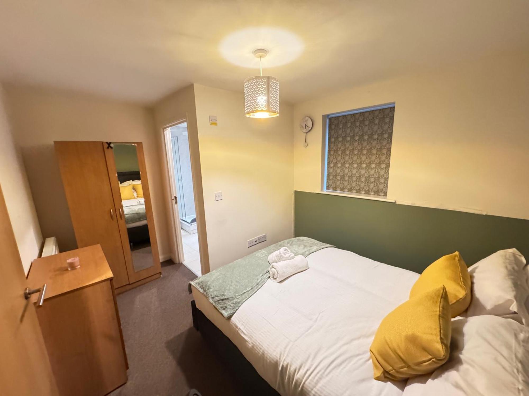 The Vogue Stay, 3 Bedrooms, 2 Bathrooms, Ideal For Jr & Oxford Hospitals, Free Carpark, Conveniently Located For Ring Road Access, 2 Miles From Oxford City Centre Easy Car & Bus Route Zewnętrze zdjęcie