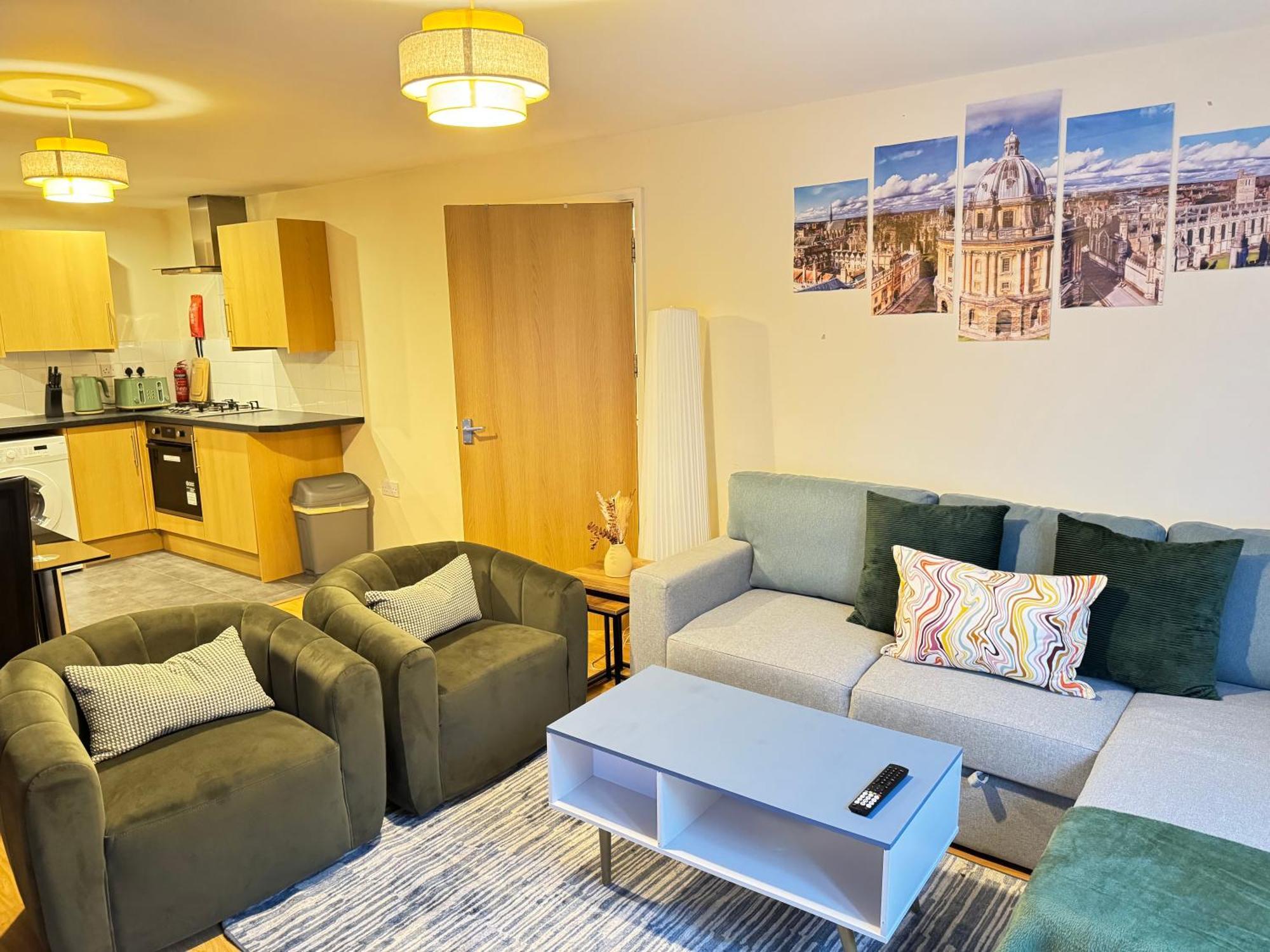 The Vogue Stay, 3 Bedrooms, 2 Bathrooms, Ideal For Jr & Oxford Hospitals, Free Carpark, Conveniently Located For Ring Road Access, 2 Miles From Oxford City Centre Easy Car & Bus Route Zewnętrze zdjęcie
