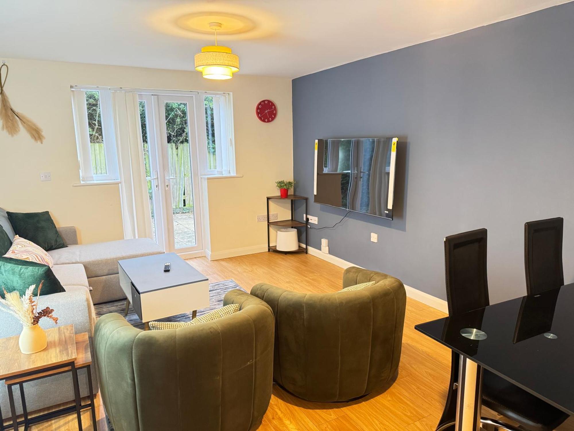The Vogue Stay, 3 Bedrooms, 2 Bathrooms, Ideal For Jr & Oxford Hospitals, Free Carpark, Conveniently Located For Ring Road Access, 2 Miles From Oxford City Centre Easy Car & Bus Route Zewnętrze zdjęcie