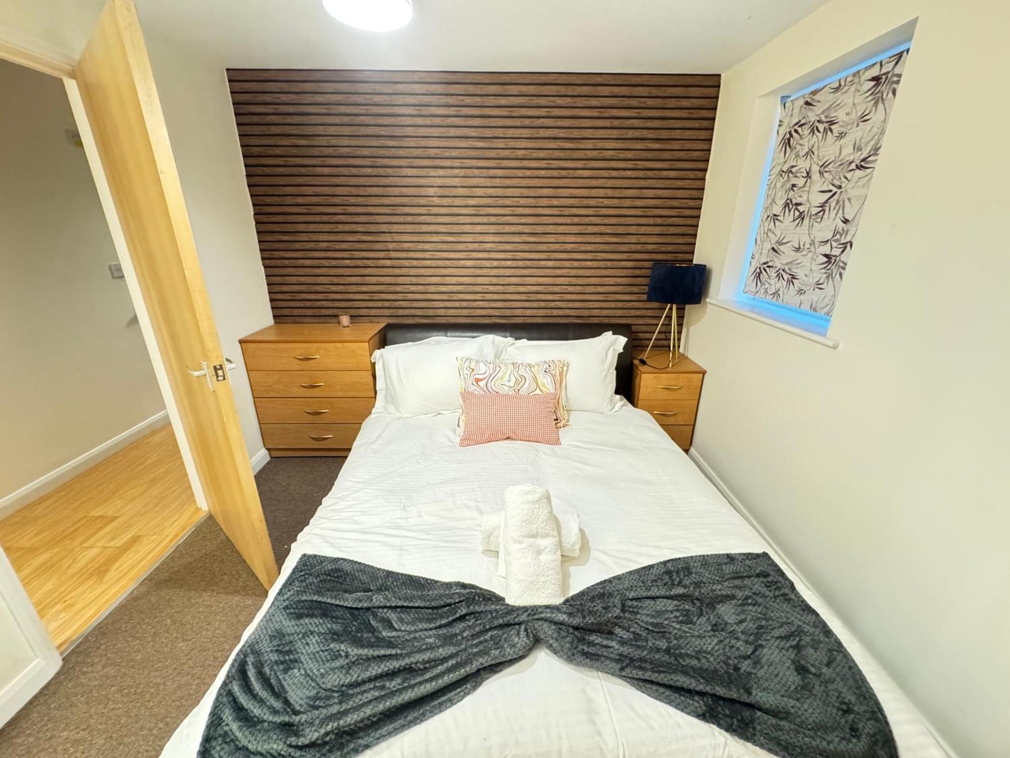 The Vogue Stay, 3 Bedrooms, 2 Bathrooms, Ideal For Jr & Oxford Hospitals, Free Carpark, Conveniently Located For Ring Road Access, 2 Miles From Oxford City Centre Easy Car & Bus Route Zewnętrze zdjęcie