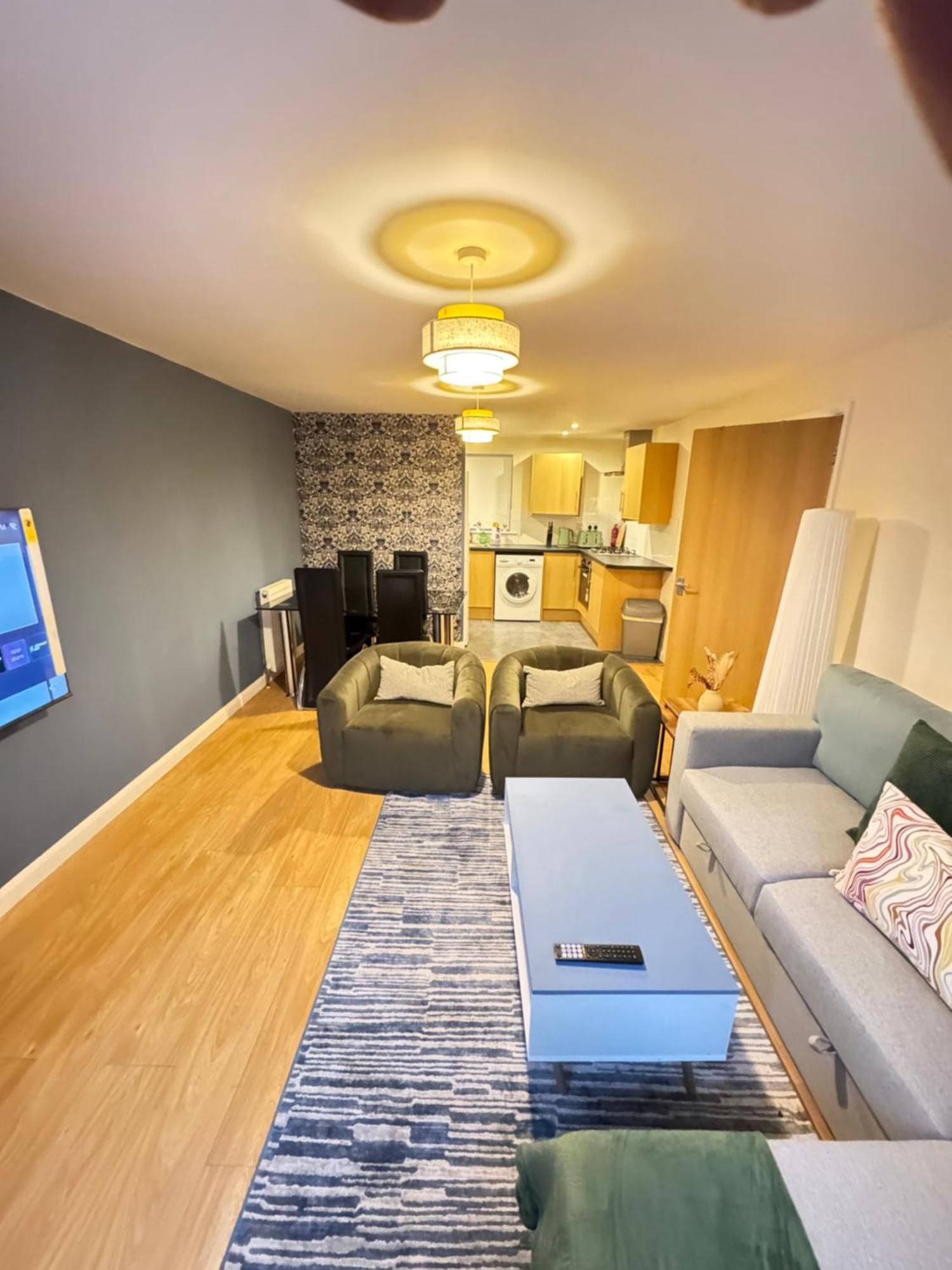 The Vogue Stay, 3 Bedrooms, 2 Bathrooms, Ideal For Jr & Oxford Hospitals, Free Carpark, Conveniently Located For Ring Road Access, 2 Miles From Oxford City Centre Easy Car & Bus Route Zewnętrze zdjęcie