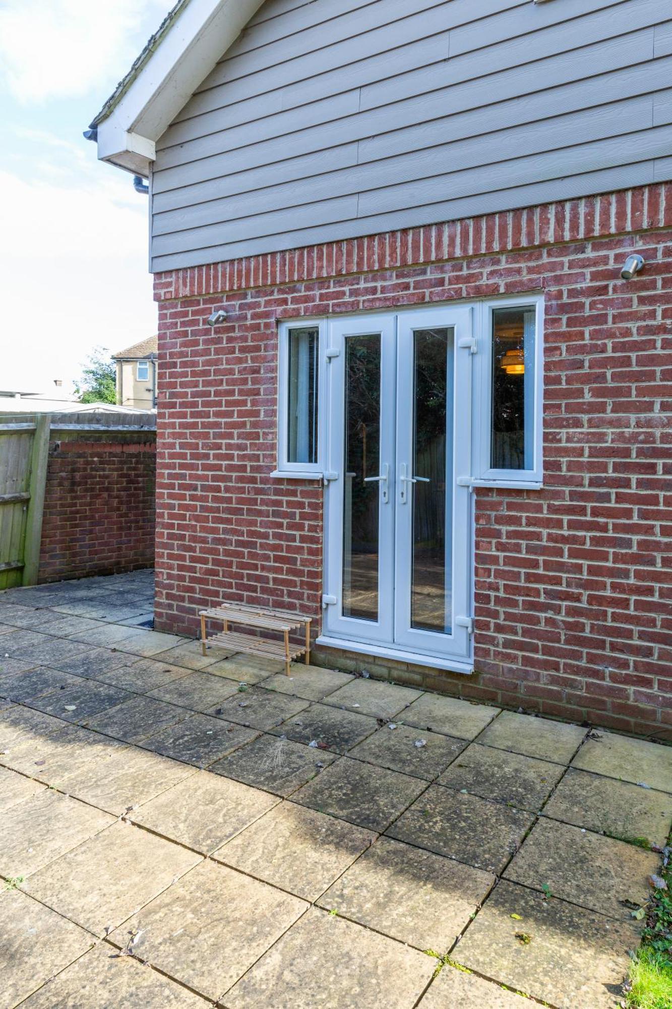 The Vogue Stay, 3 Bedrooms, 2 Bathrooms, Ideal For Jr & Oxford Hospitals, Free Carpark, Conveniently Located For Ring Road Access, 2 Miles From Oxford City Centre Easy Car & Bus Route Zewnętrze zdjęcie