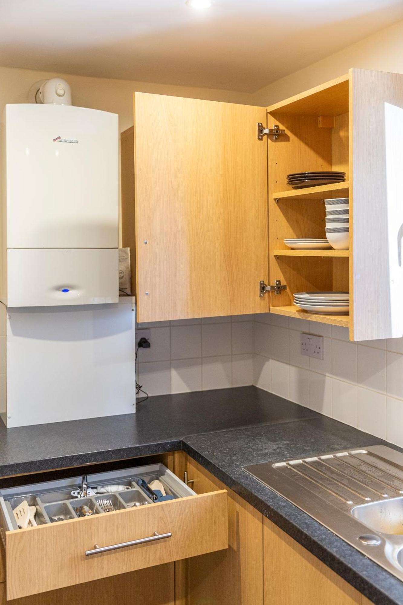 The Vogue Stay, 3 Bedrooms, 2 Bathrooms, Ideal For Jr & Oxford Hospitals, Free Carpark, Conveniently Located For Ring Road Access, 2 Miles From Oxford City Centre Easy Car & Bus Route Zewnętrze zdjęcie